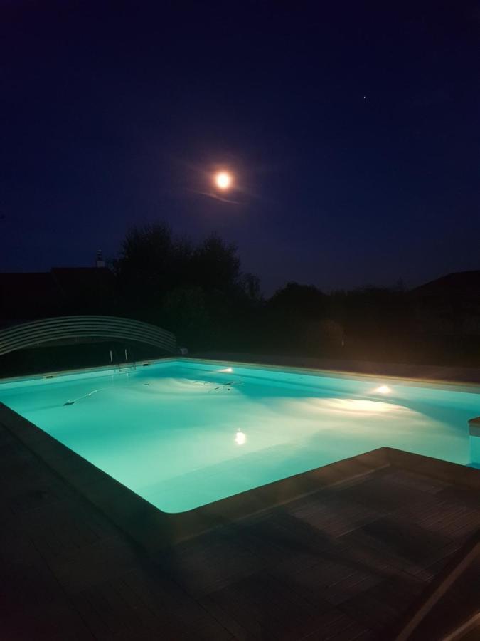 Ty Grain De Sel : Logement Privatif Avec Piscine, Jardin Et Patio Chauvé Exterior foto